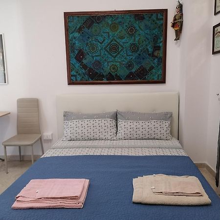 A Due Passi Appartament Hotel Палермо Стая снимка
