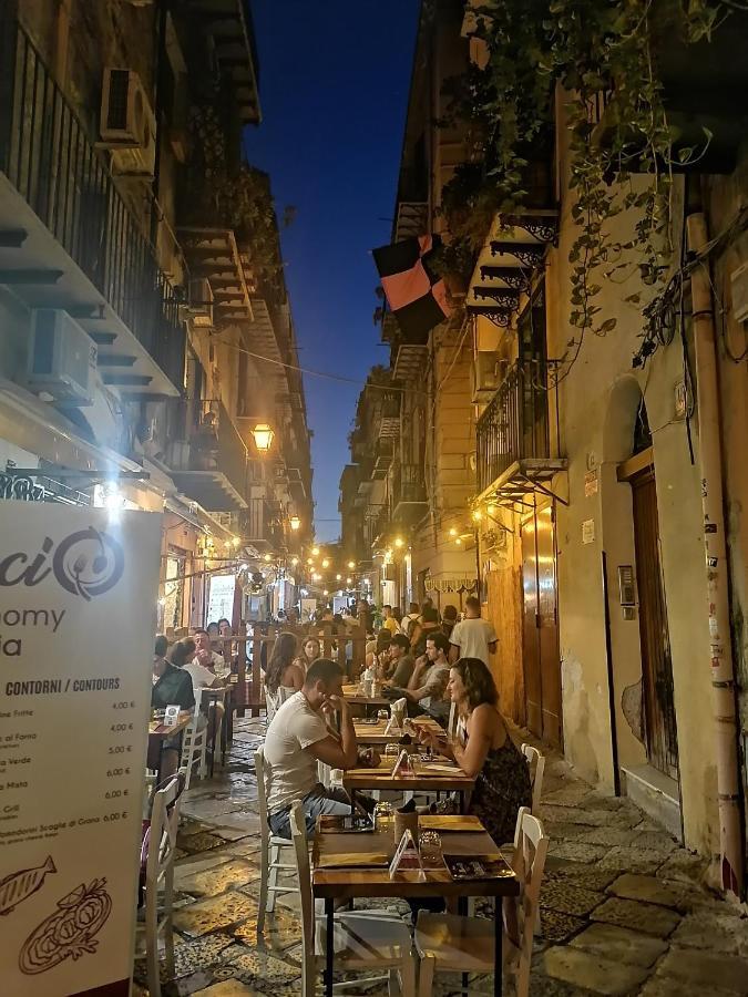 A Due Passi Appartament Hotel Палермо Екстериор снимка