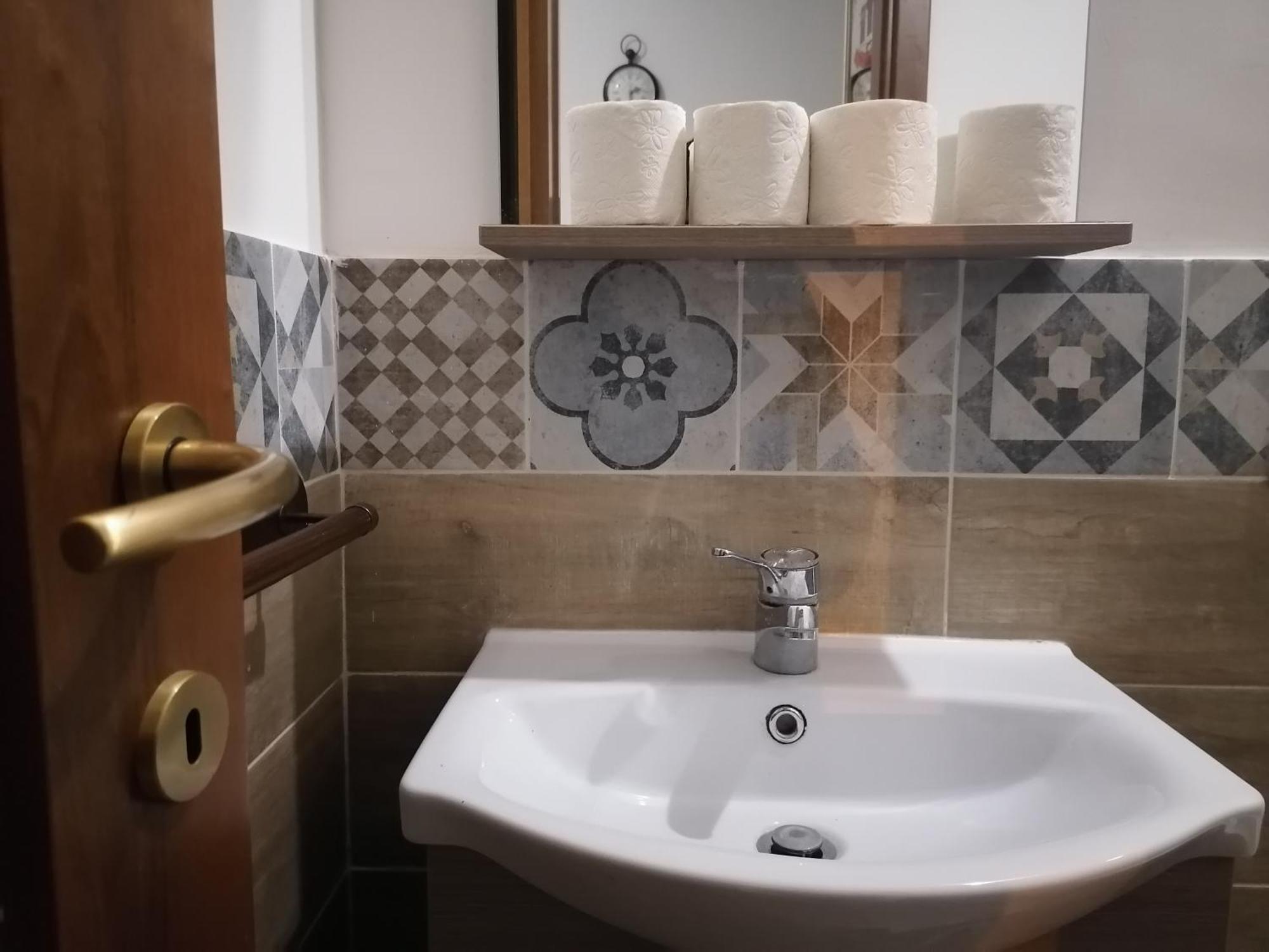 A Due Passi Appartament Hotel Палермо Стая снимка
